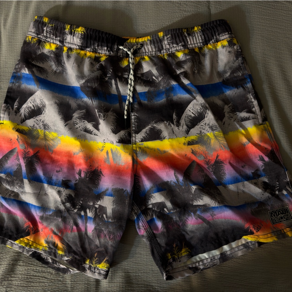 Maui and Sons Multicolor Palm Print Athletic Shorts